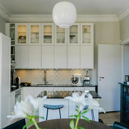 Apartament Designer Flat With Courtyard Balcony In