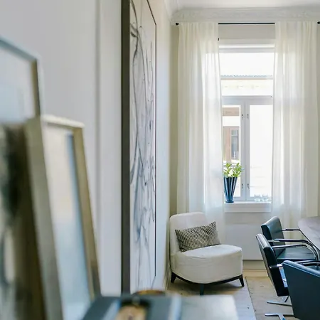 Designer Flat With Courtyard Balcony In Oslo