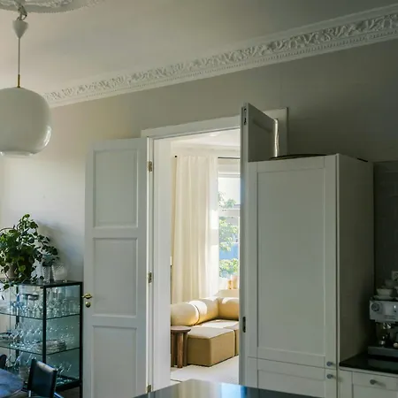Designer Flat With Courtyard Balcony In Oslo