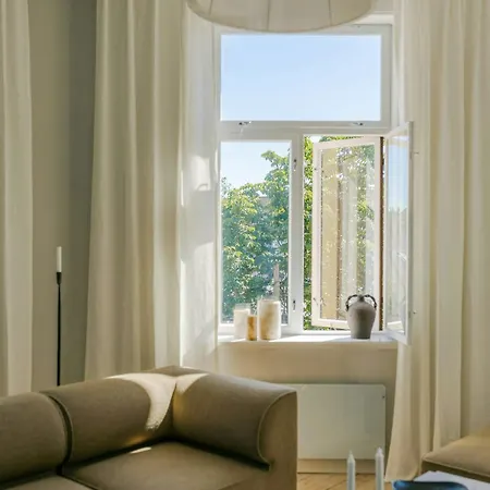 Apartament Designer Flat With Courtyard Balcony In